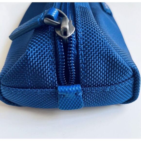 TUMI Travel Case - Picture 3 of 5